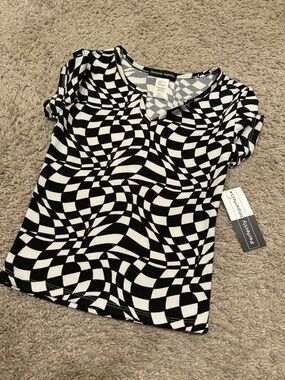 Black & White Optical Print V-Neck Top- nwt- small